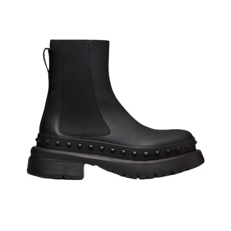 Valentino Garavani Rockstud Round Toe Ankle Boots-1