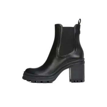 VERONICA BEARD Chelsea Boots Women's Black