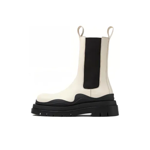 Bottega Veneta Tire Short Chelsea Boots Men's Black White