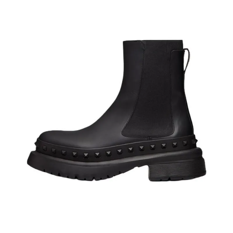 Valentino Garavani Rockstud Round Toe Ankle Boots-0