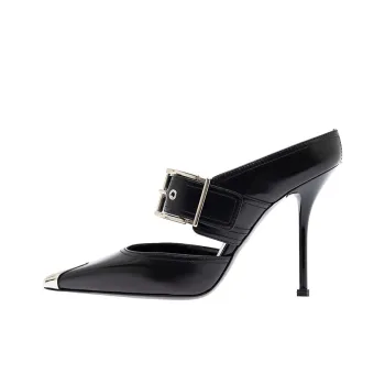 Alexander McQueen Buckle Detailed Pumps