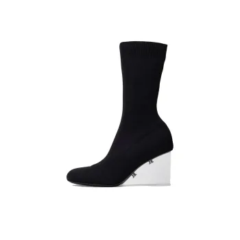 Alexander McQueen Knitted Round Toe Boots Women's