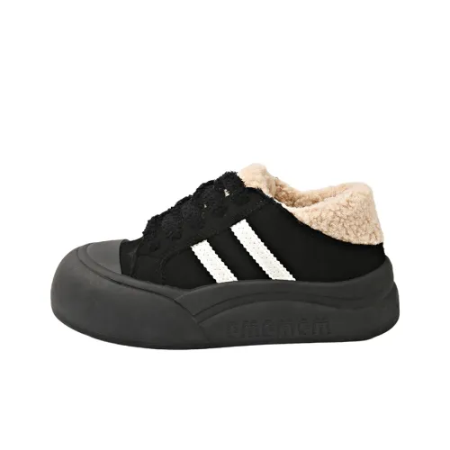 Swiftwick Coverage Abrasion Resistant Balance Low Top Casual Shoes Women's