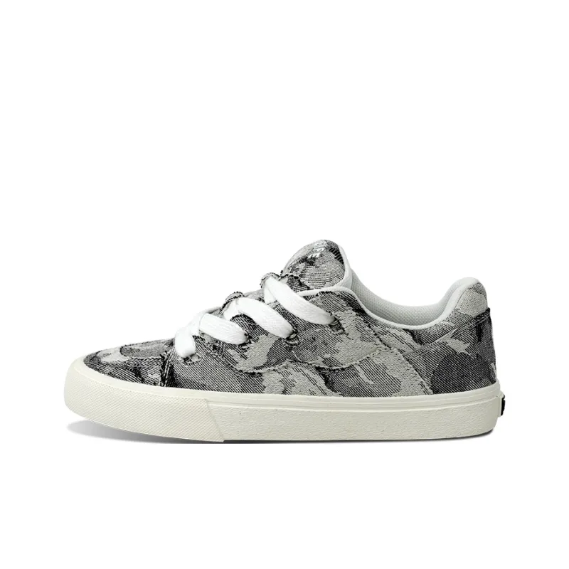 REVENFEXSPOTM x BURNING FLAME Thermal Height Increase Low Top Canvas Shoes Unisex Black Gray-0