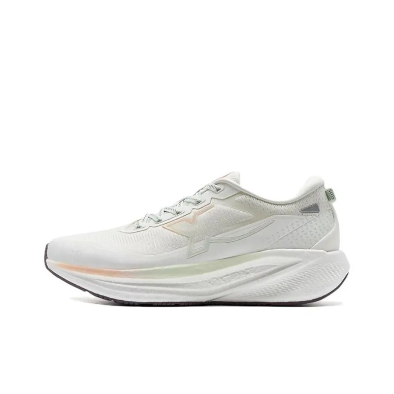 XTEP Cushioned Slip Resistant Low Top Casual Running Shoes Women's White Green-0