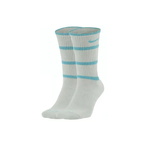Nike Mid Calf Socks Unisex 2 Pack Light Grass Green
