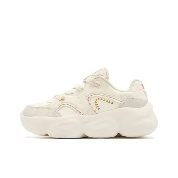 QIAODAN Elf Meow TD Lightweight Height Increasing Warm Low Top Casual Shoes Women's Beige