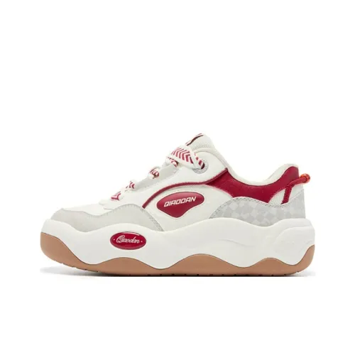 QIAODAN Dry Chinese Resistant Cushioning Lightweight Low Top Skateboard Shoes Women's White Red