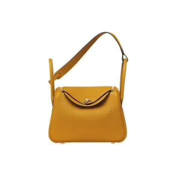 HERMES Lindy Clemence Bullock Leather Handbag Shoulder Bag Women's 9D Amber Yellow