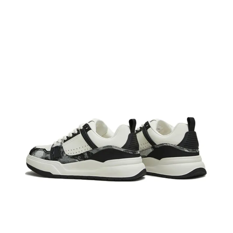 TATA Skateboard Shoes Men Low Top Shenzhen City, Guangdong Province-3
