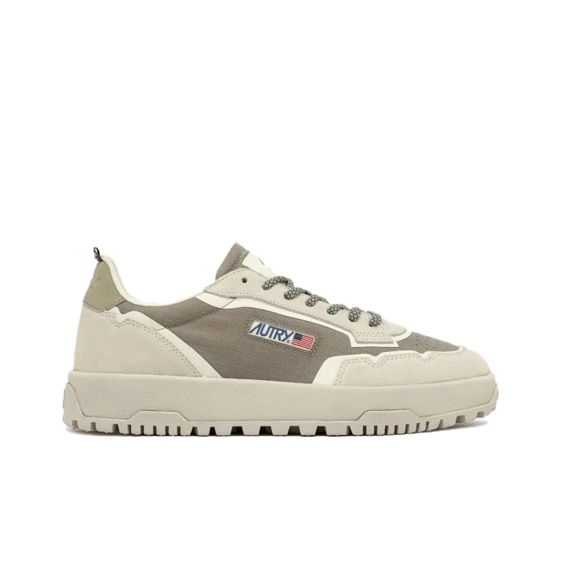 AUTRY Wildpace Slip Resistant Low Top Skateboard Shoes Men's Beige-1
