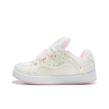Little Red Man Slip Resistant Breathable Low Top Skateboard Shoes Women's Multicolor