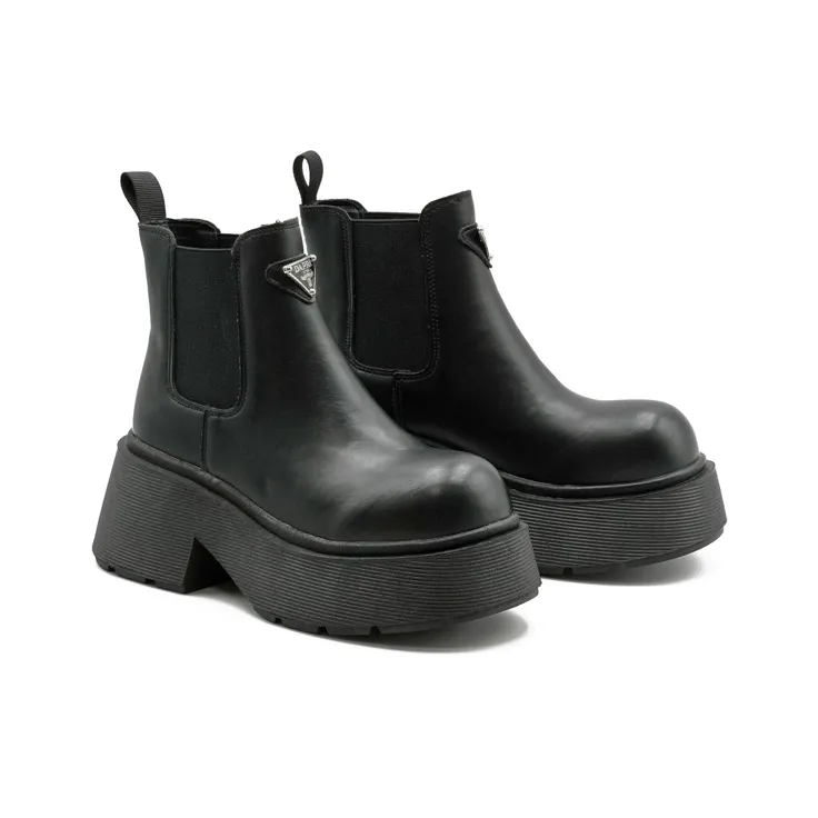Little Sue Chelsea Boots Women's Black-2