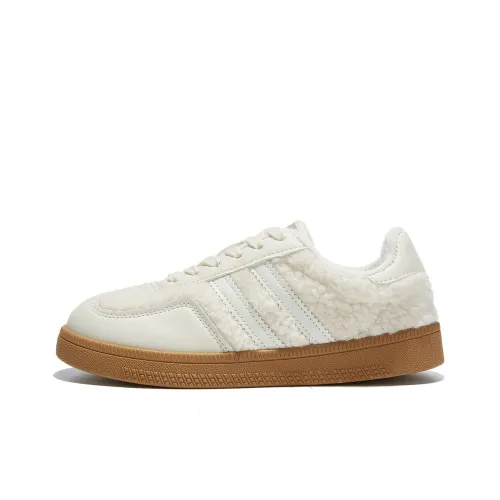 Little Red Man Low Top Skateboard Shoes Women's