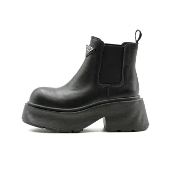 Little Sue Chelsea Boots Women's Black