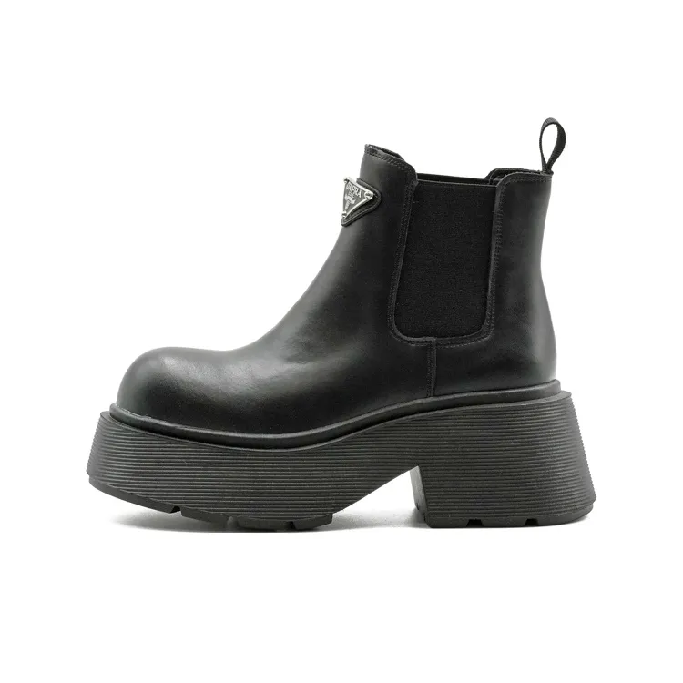 Little Sue Chelsea Boots Women's Black-0