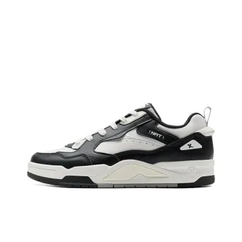 XTEP New Light Anti Slip Wear Resistant Low Top Skateboard Shoes Men's Black White