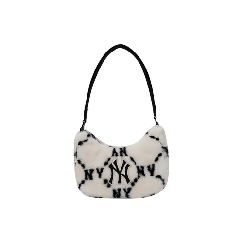 MLB New York Yankees Faux Fur Plush Shoulder Bag Handbag Shoulder Bag Regular Women's Milk White