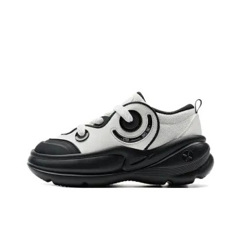 XTEP Non slip Lightweight Low Top Casual Shoes Women's White Black