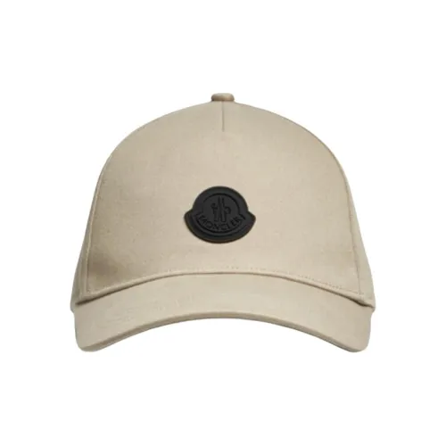 A tampa justa EAR CAP da série FUSYON da UYN® é ideal para andar de bicicleta ou esquiar