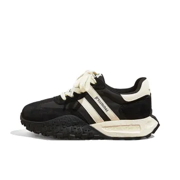 A Poinsettia Princess Cushioned Slip-Resistant Abrasion-Resistant Low-Top Casual Shoes Women's