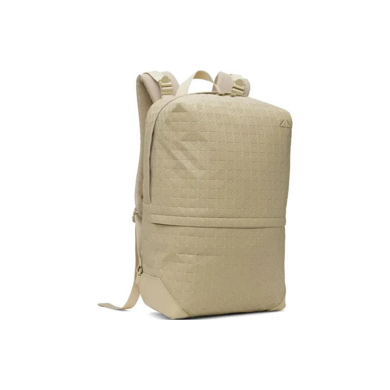 ISSEY MIYAKE Kuro Cotton Backpack Men's Light Camel-1