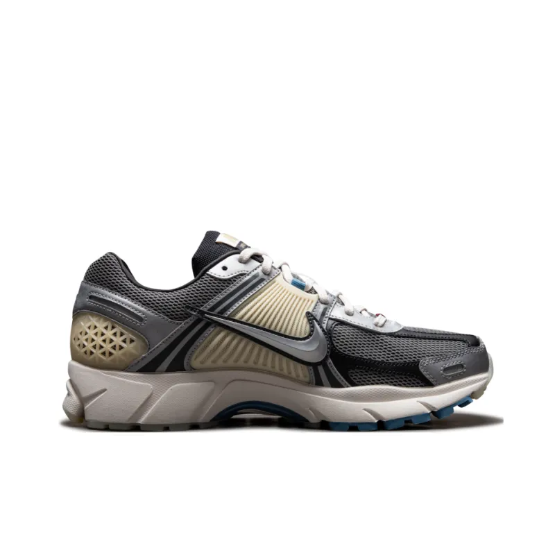 Nike Zoom Vomero 5 Cheung Ka Long Don't Lose Your Way-1