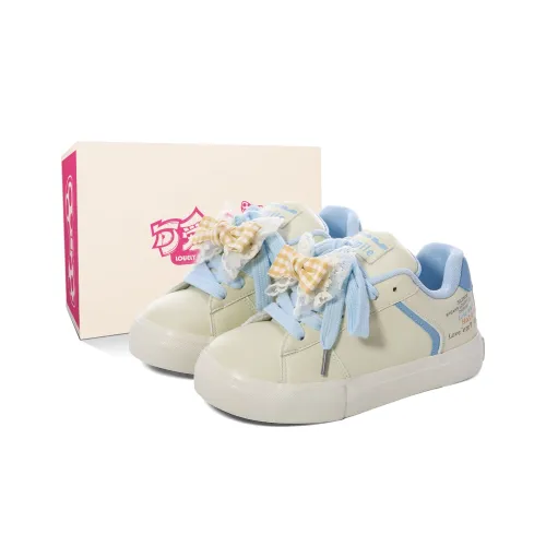 Lovely You Wear resistant And Lightweight Low Top Skateboard Shoes Women's