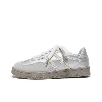Little Red Man Low Top Skateboard Shoes Women's