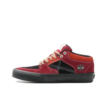 GOLUCK Thermal Coverage Mid Top Skateboard Shoes Unisex Black Red