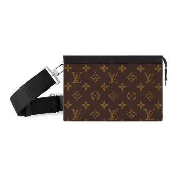 LOUIS VUITTON Gaston Wearable Wallet
