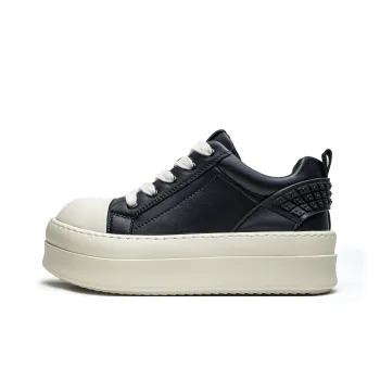MILLIE'S Low Top Skateboard Shoes Unisex Black White