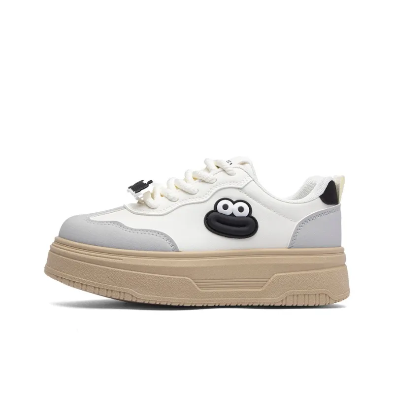 RENBEN Wear Resistant Lightweight Height Increasing Low Top Skateboard Shoes Women's Beige Black-0