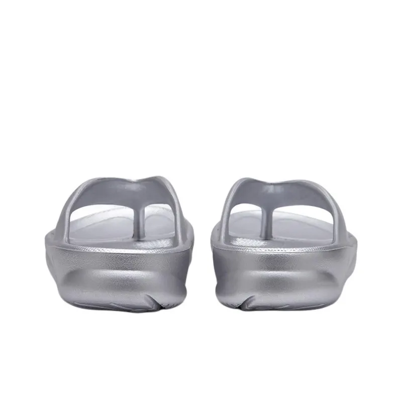 PUMA Wave Abrasion Resistant Slip Resistant Flip Flops Women's Silver-4