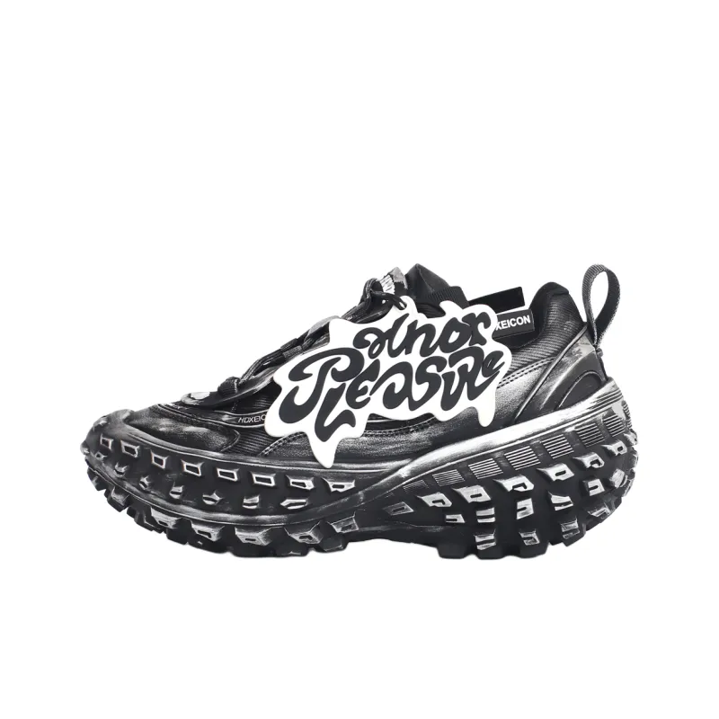 PAIN OR PLEASURE Low Top Kids Lifestyle Shoes Black Teenagers-0