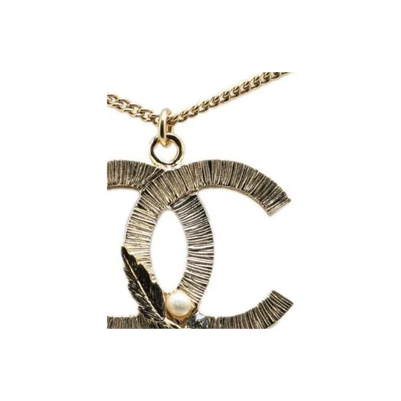 CHANEL 2013 Plated Cc Crystal Leaf Pendant Necklace Costume Necklace-1