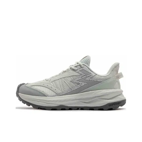 361° Slip Resistant Coverage Wear Resistant Low Top Trail Running Running Shoes Women's White Gray