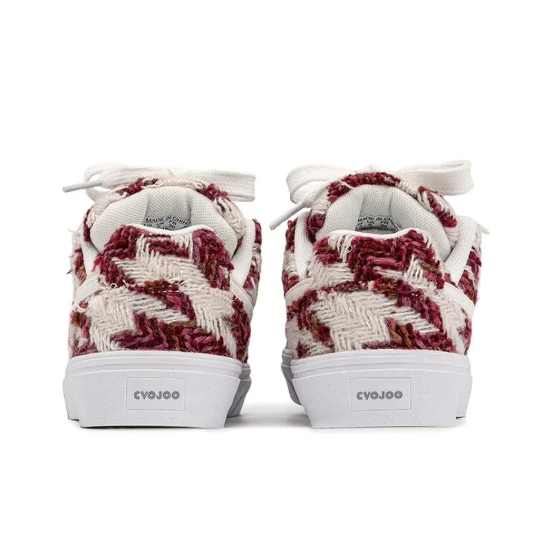 CVOJOO Gift Box Set Slip Resistant Low Top Skateboard Shoes For Kids Unisex Houndstooth Red-3