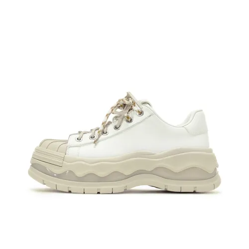 VITTORIO VENTURA Eggshell Sole Skateboard Shoes Women's Ecru