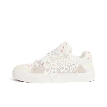 PAIN OR PLEASURE Low Top Skateboard Shoes Unisex White Yellow