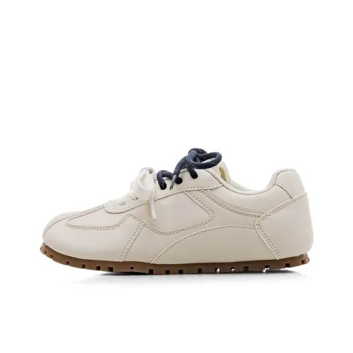 EXULL Q Cushioned Slip Resistant Coverage Lightweight Low Top Casual Shoes Women's Ecru