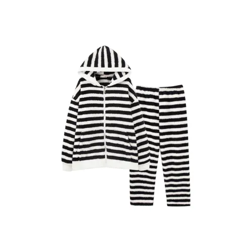 Sleeping Beauty Pajama Set Women's Image Color