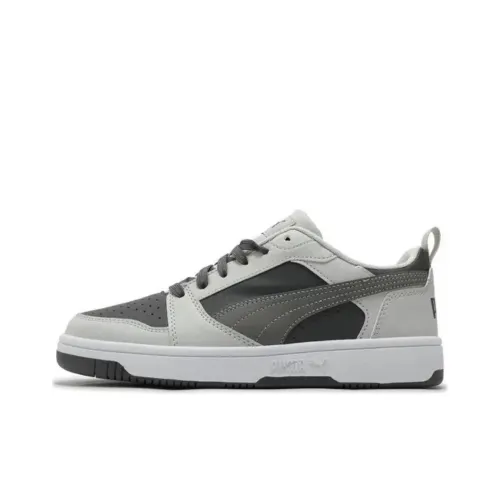 New Balance 574 womens Shoes Trainers in Beige