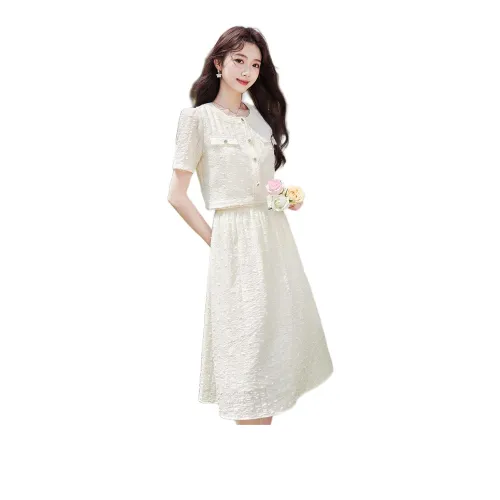 Like The Age Of Water Skirt Set Women's Apricot