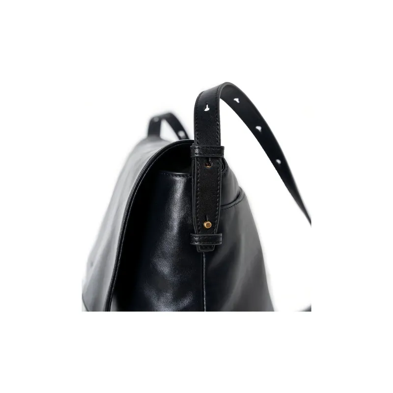 AQUASCUTUM Cow Leather Shoulder Bag Medium Size Women's Black-3
