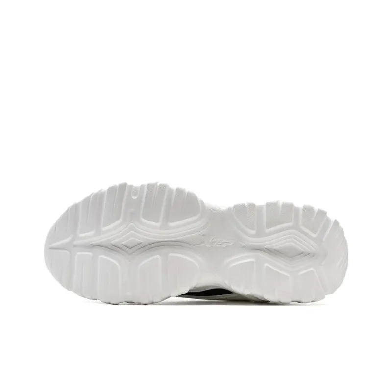 XTEP Slip Resistant Cushioning Wear Resistant Low Top Outdoor Shoes Women's White Black-4