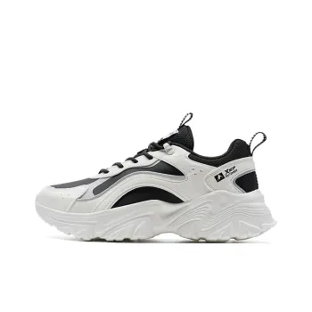XTEP Slip Resistant Cushioning Wear Resistant Low Top Outdoor Shoes Women's White Black