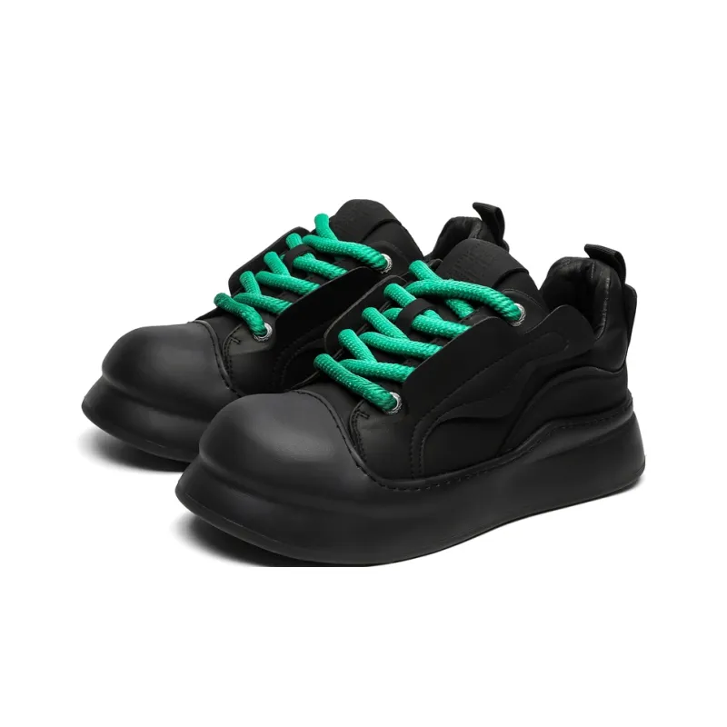 KUNGFUDEER Cool Play Collection Anti Slip Wear Resistant Low Top Skateboard Shoes Unisex-1