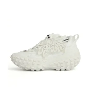 PAIN OR PLEASURE Low Top Chunky Sneakers Unisex Antique White