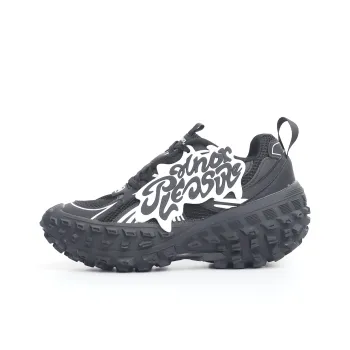 PAIN OR PLEASURE Abrasion Resistant Low Top Chunky Sneakers Unisex Black